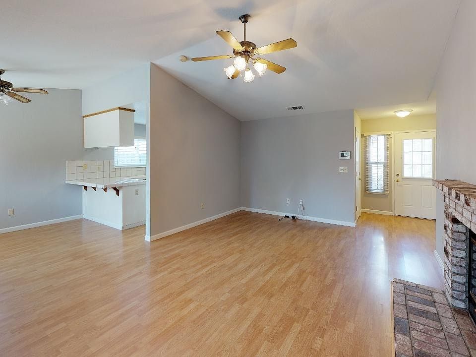 1st image of 1497 Genevieve Dr