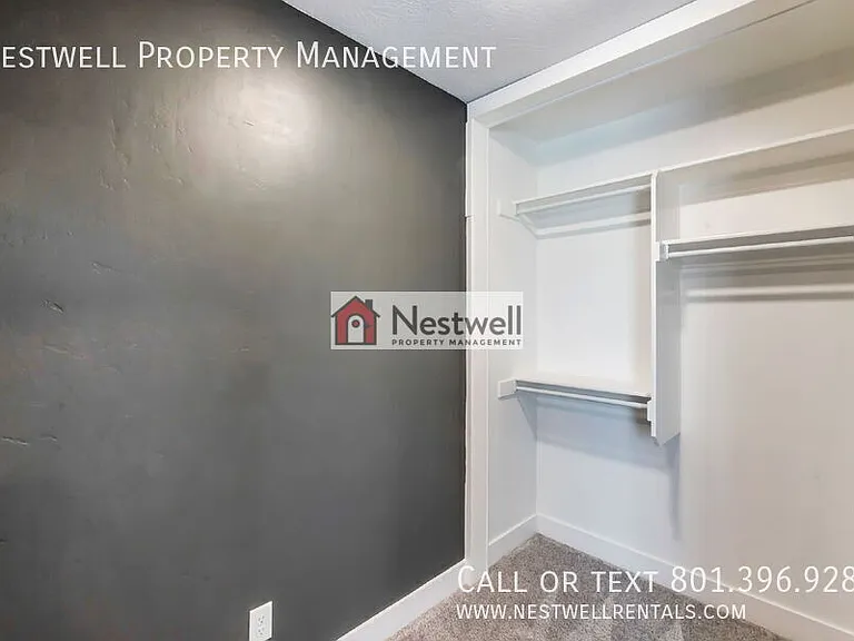 35 E Water Ln — Photo 19