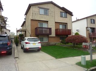 106 McVeigh Ave, Staten Island, NY 10314