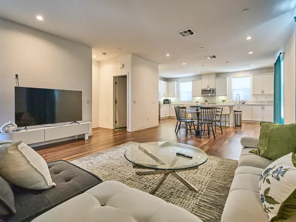 2222 Synergy, Irvine, CA 92614