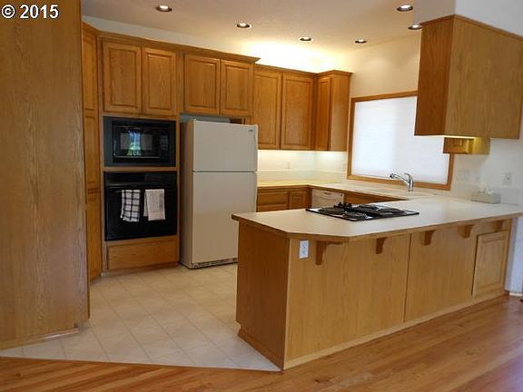 3rd image of 2467 NE Estate Dr
