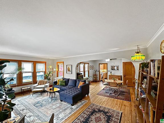 2nd image of 2907 Douglas St
