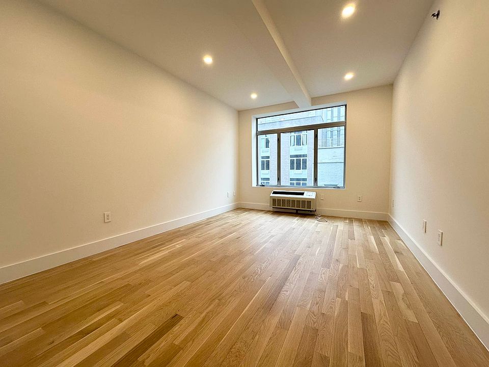1st image of 96 Steuben St #33
