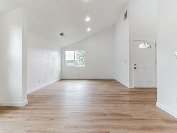 2nd image of 943 Shadow Creek Drive