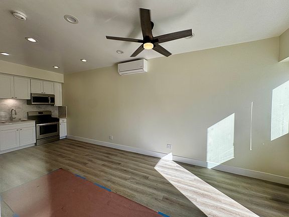 2nd image of 1821 E 17th St #101