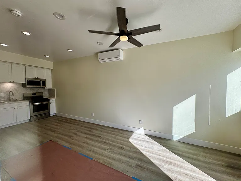 1821 E 17th St #101 — Photo 2