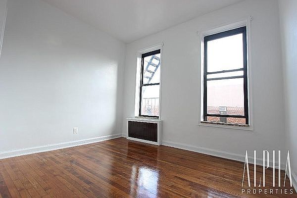 1st image of 153 Norfolk St APT 3B