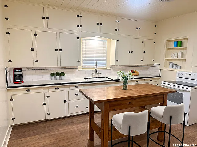 3 bed, 2.0 bath, 1520 sqft, $1,800 — Photo 4