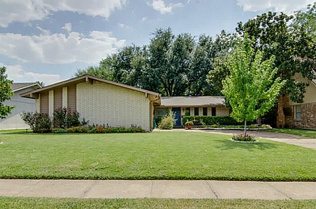 1st image of 913 Pinecrest Dr