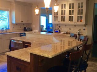 13 Guernsey Ln, East Brunswick, NJ 08816