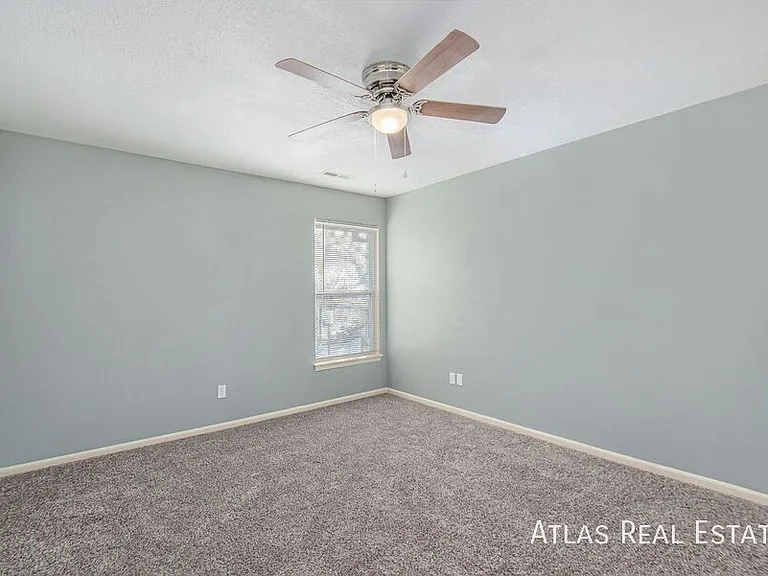 403 SW 15th St — Photo 9