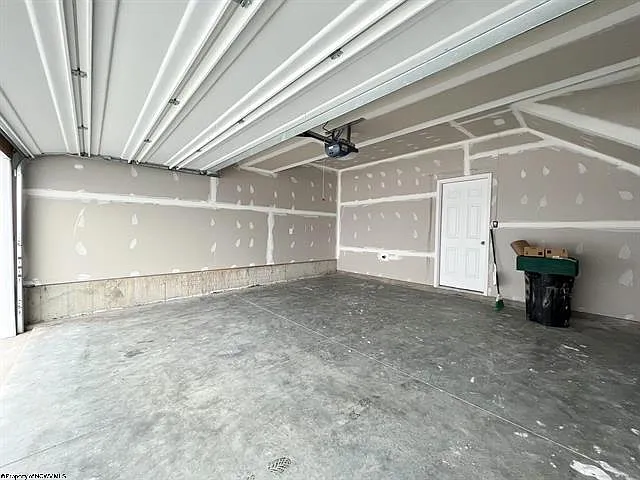 317 Bay St — Photo 19