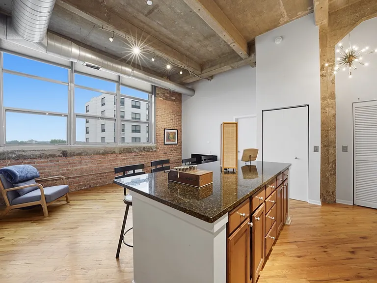 1735 N Paulina St #611 — Photo 17