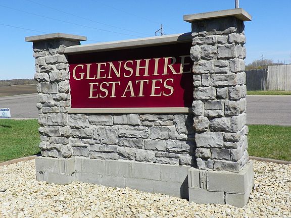 4th image of 101 Glenshire Blvd S