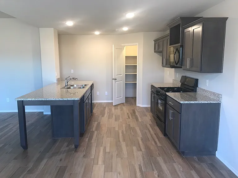 14431 S Jamestown Ave — Photo 8