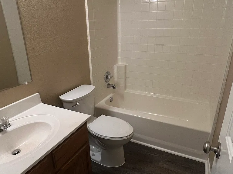 9328 Vernon Ct — Photo 13