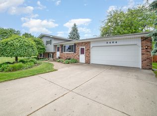 3464 Clover Ln, Bay City, MI 48706
