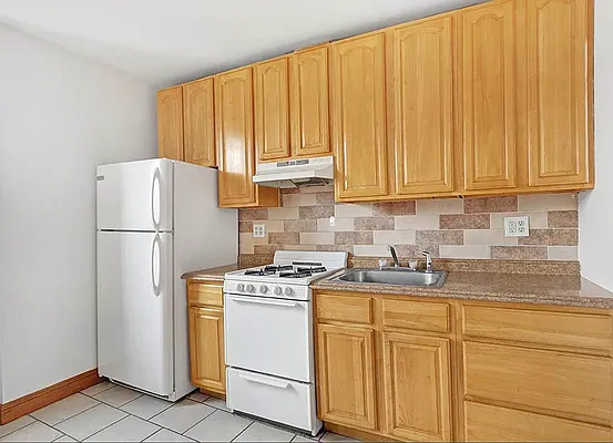 Rented by Century 21 Premier  | media 8