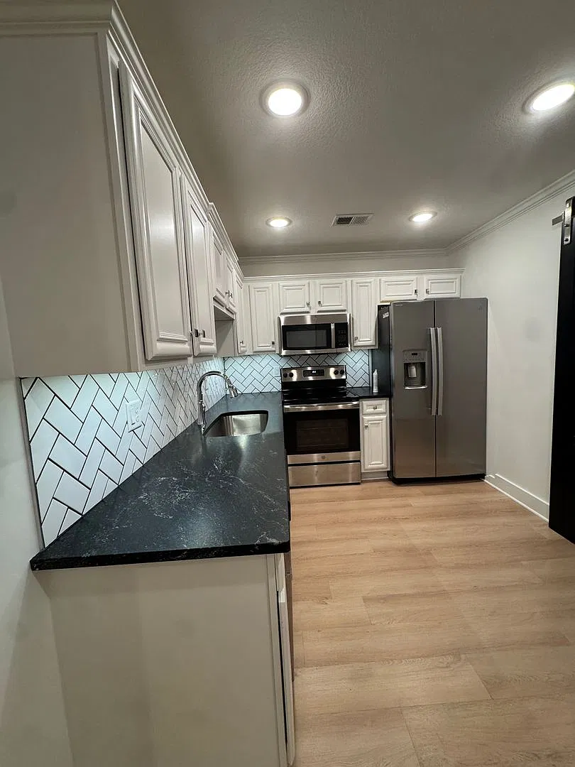 Luxury 1 Bedroom Downtown Jonesboro! — Photo 4
