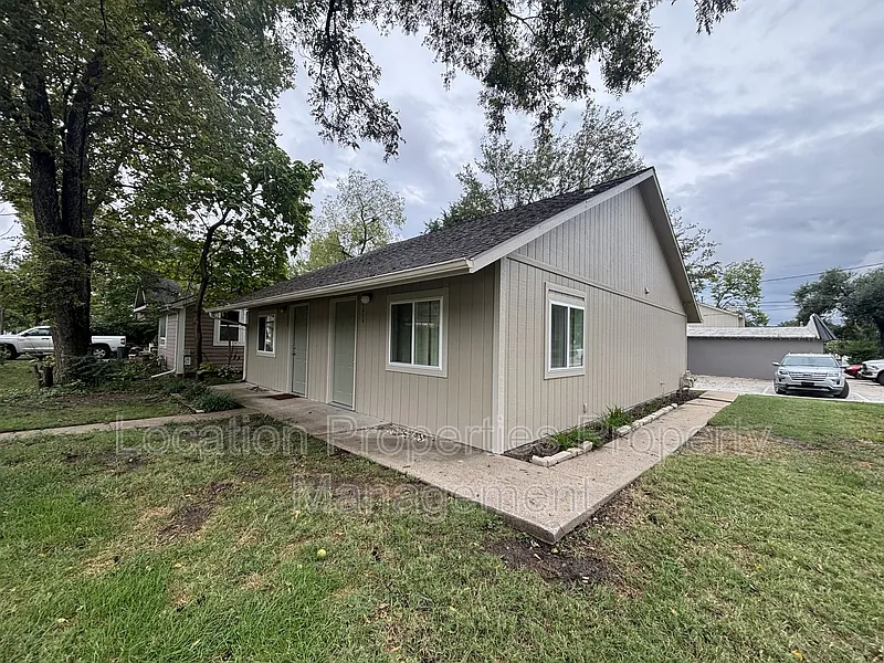 1 bed, 1.0 bath, 500 sqft, $895 — Photo 1