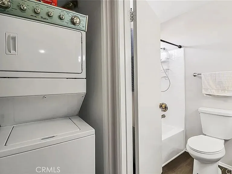 1200 Gaviota Ave #305 — Photo 22