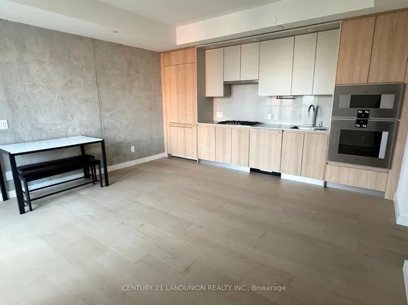 81 Wellesley St E, Toronto, ON
