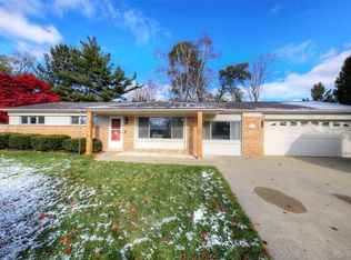 1123 Asher Ct, Walled Lake, MI 48390