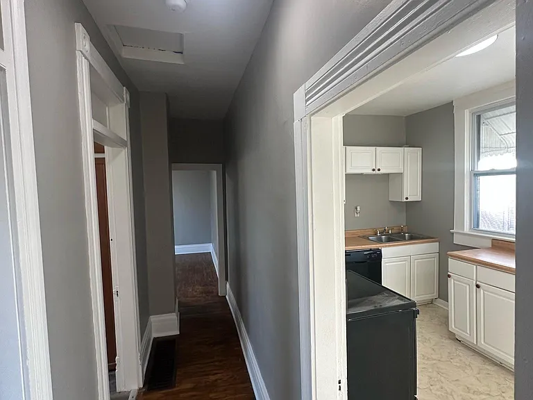 808 W 6th St #C — Photo 5
