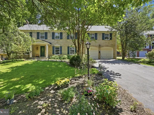9004 Copenhaver Dr, Rockville, MD 20854