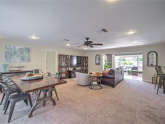 3rd image of 3104 N Kinyon Ave