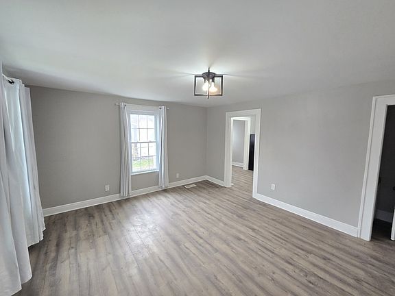 3rd image of 105 California Ave