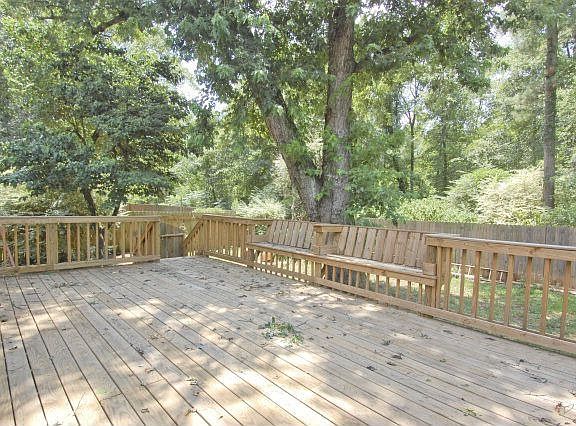 4th image of 215 Border Dr