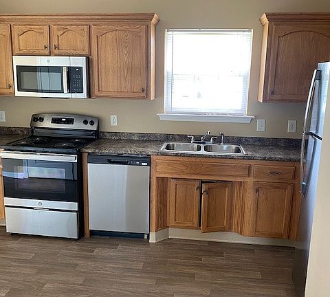 3rd image of 517 Barking Dr