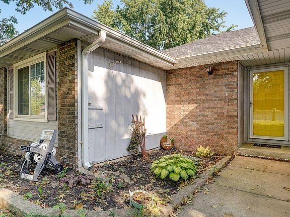 4th image of 2843 W Primrose Lane