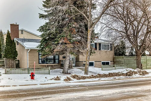 327 Dalhousie Dr Photo 1