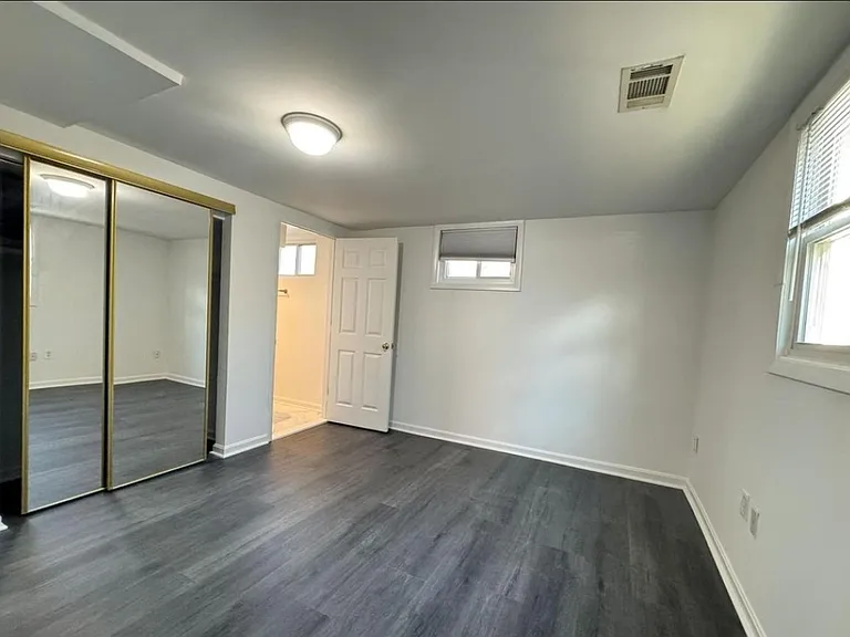 131 Casmar St SE — Photo 22