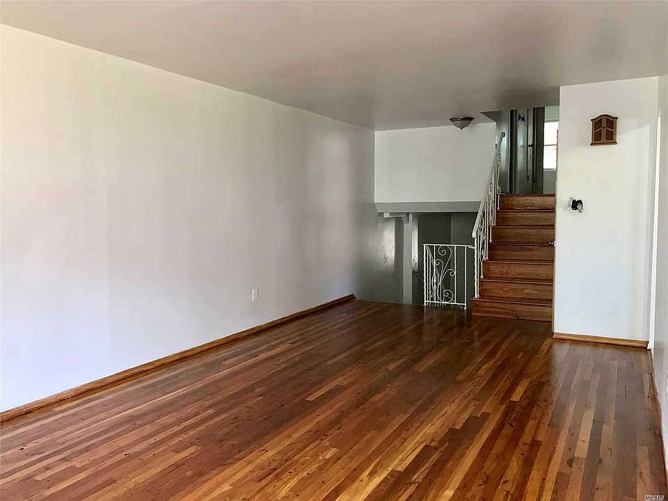 1st image of 22352 56th Ave