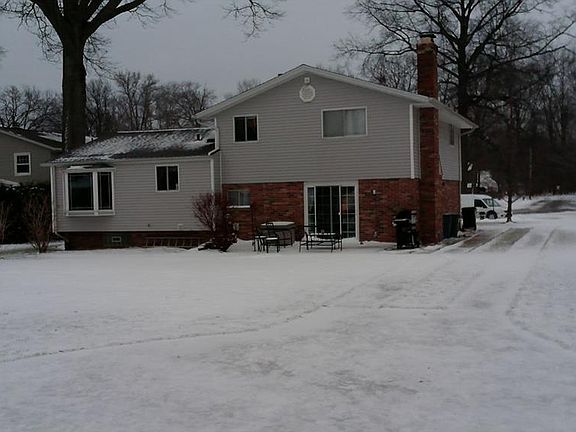 3rd image of 626 Wellfleet Dr