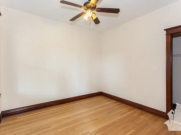 1436 W Addison St — Photo 4