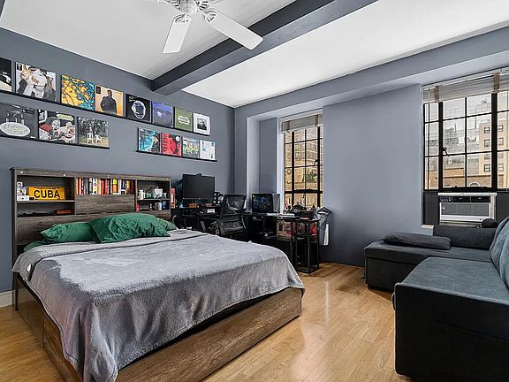 3rd image of 340 W 57th St APT 8B