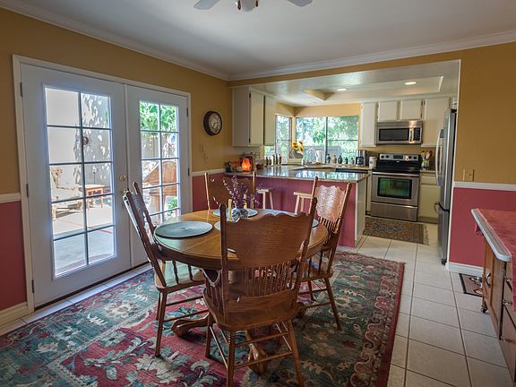 4th image of 652 Marshall Ct