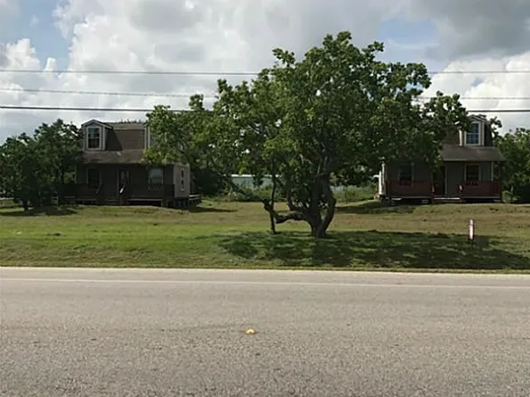 24 E Bayshore Dr, San Leon, TX 77539