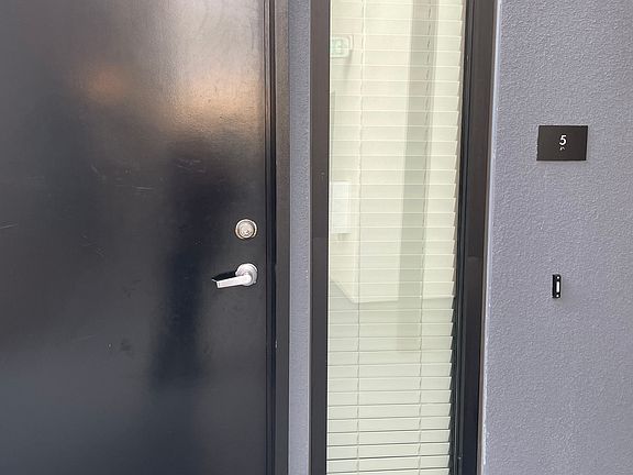 2nd image of 314 N Cleveland St N #5
