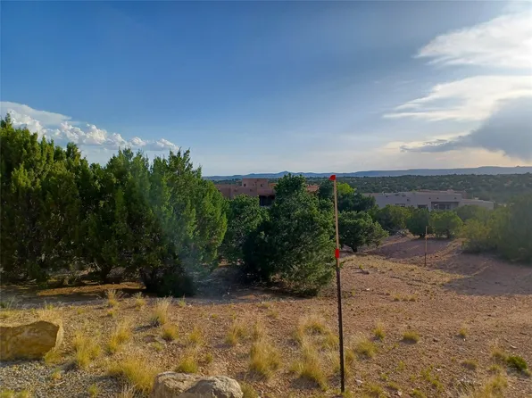 11 Camino Ventura, Santa Fe, NM 87507