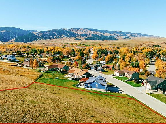 5th image of 16 Black Mountain Dr