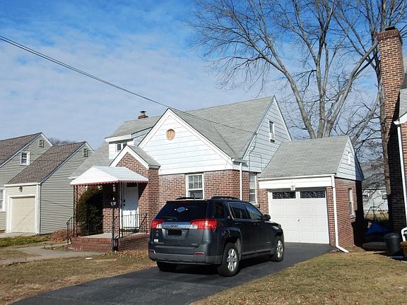 3rd image of 72 Continental Ave