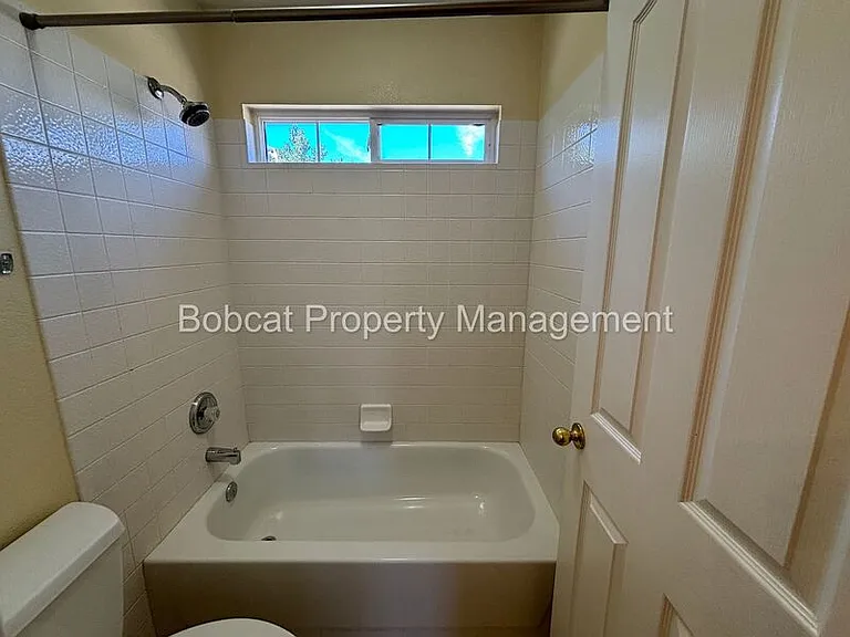 1477 Ridge Point Dr — Photo 22