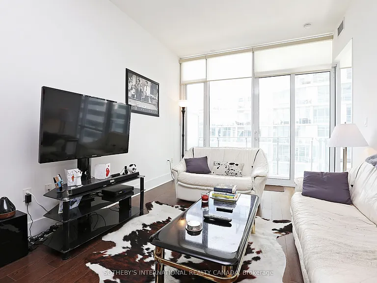 29 Queens Quay E #811 — Photo 6