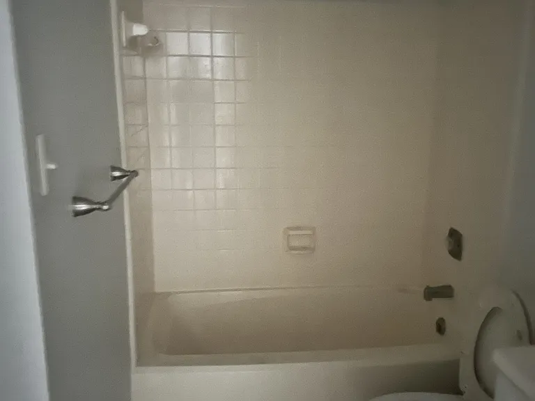 2900 Heathstead Pl #B — Photo 12