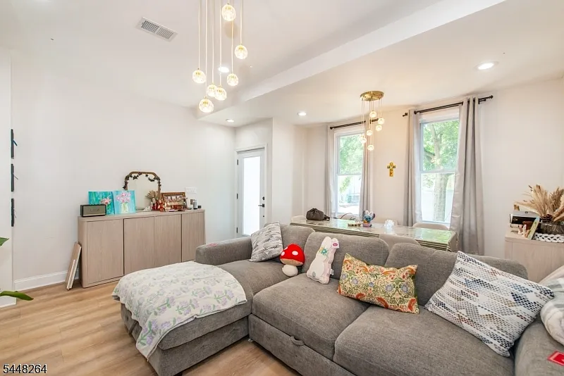 2 bed, 2.0 bath, $2,850 — Photo 4